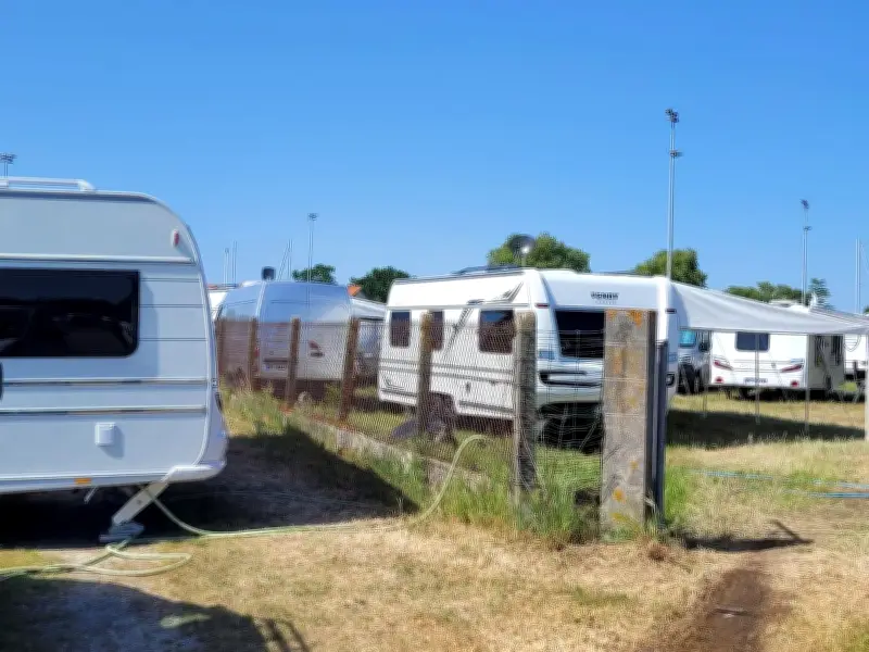 Gens du voyage : 60 caravanes s'installent illégalement à Parempuyre