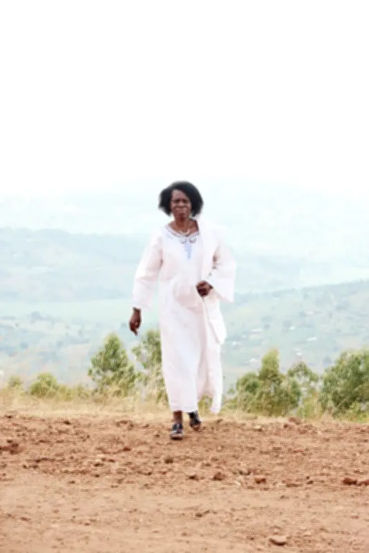 Godelieve Mukasarasi : du viol génocidaire à la reconstruction des âmes au Rwanda