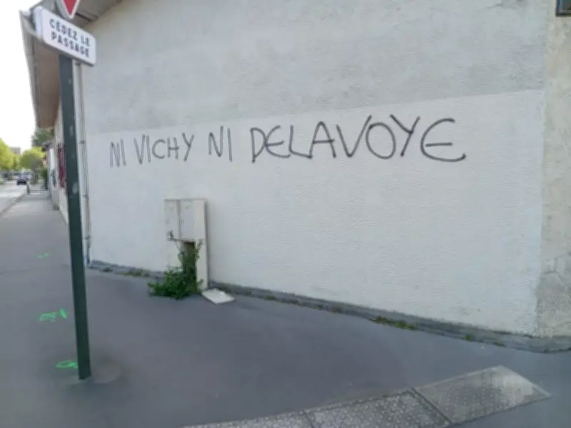 Graffitis antisémites à Bègles visant un adjoint lié à Vichy