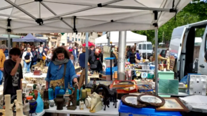 Grand déballage des antiquaires et brocanteurs à Pézenas ce 3 mai