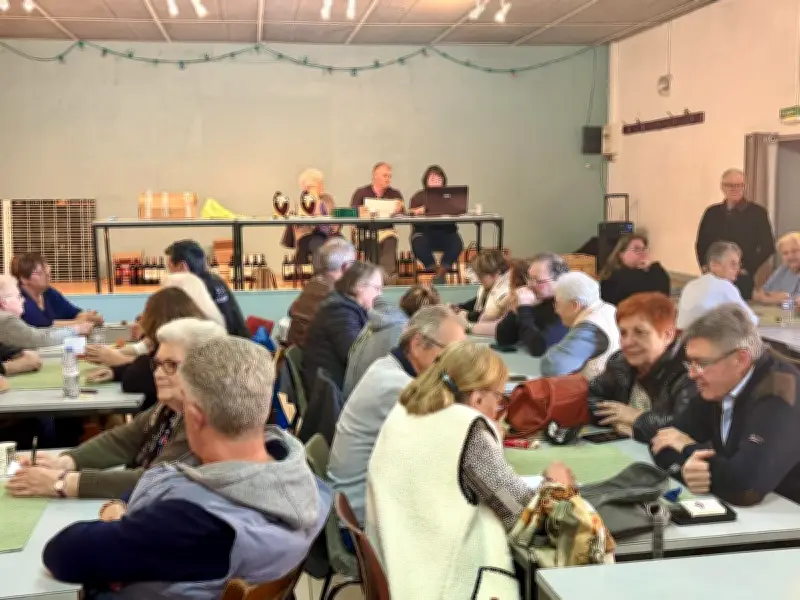 Grand Poujeaux célèbre une fête réussie malgré la météo et rend hommage