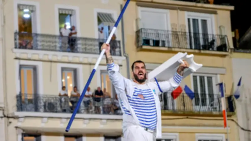Grande marinade à Pézenas : l'histoire de la marinière, de la marine aux bobos