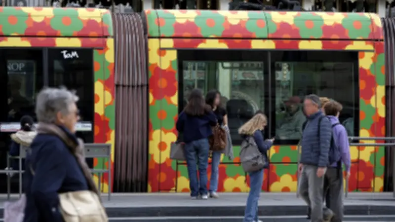 Gratuité des transports : Delafosse dénonce une "approche comptable"