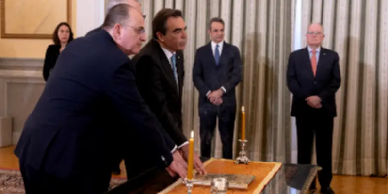 Grèce : le gouvernement Mitsotakis sous pression après une série de scandales