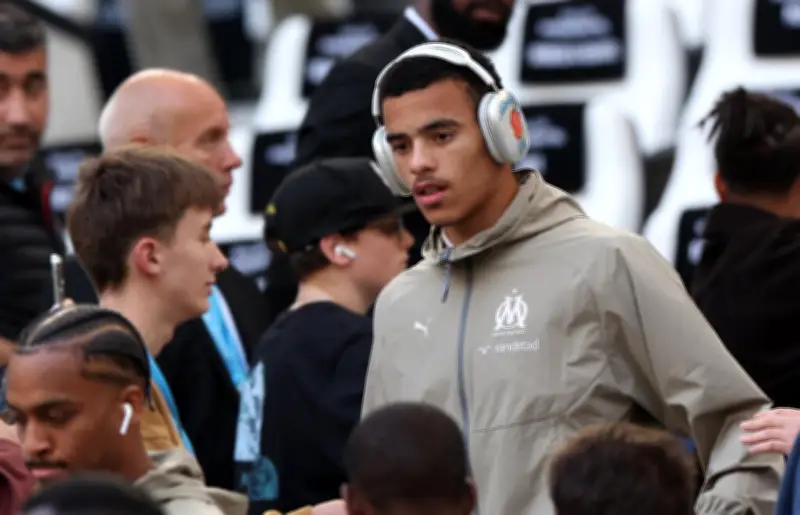 Greenwood sur le banc : l'art de gérer les egos dans le foot