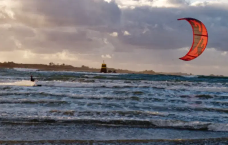 Gîtes.fr révèle les villes les plus venteuses de France, la Bretagne domine