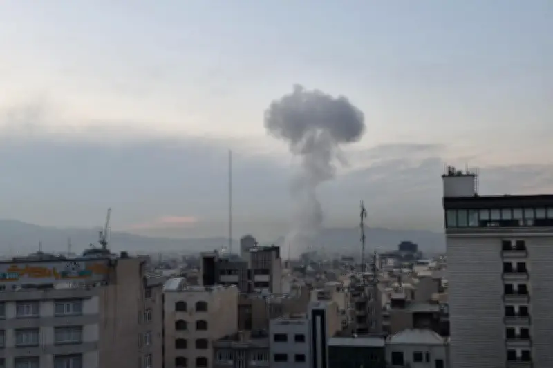 Guerre au Moyen-Orient : explosions à Téhéran, allocution cruciale de Trump sur l'Iran