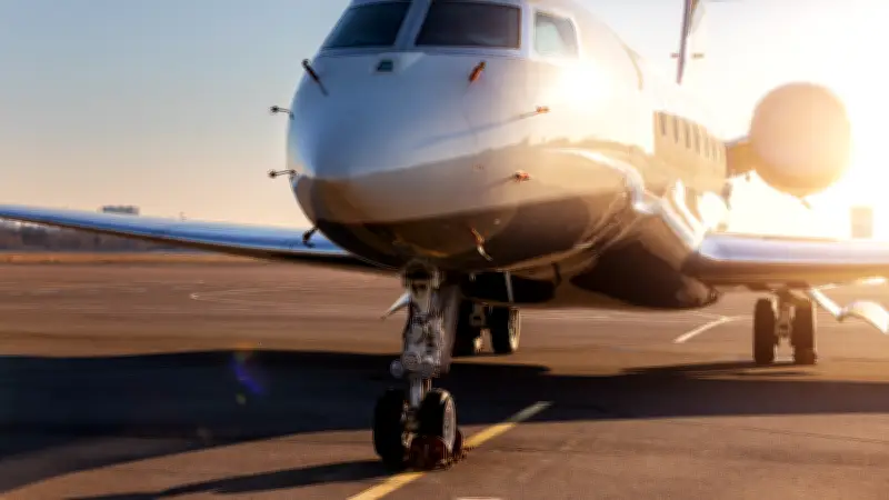 Guerre au Moyen-Orient : jusqu'à 300 000 € le vol en jet privé pour fuir le Golfe