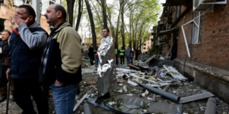 Guerre en Ukraine: au moins 5 morts dans la nuit, frappes russes