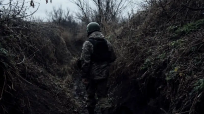 Guerre en Ukraine : la France est-elle prête à un conflit avec la Russie ?