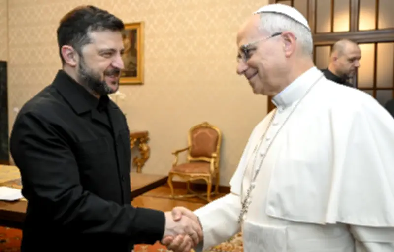 Guerre en Ukraine : Le pape appelle à la paix, Trump veut un budget militaire record