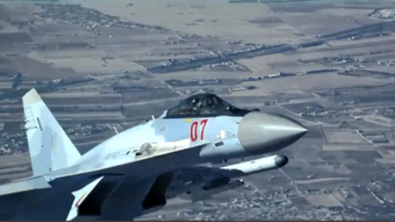 Guerre en Ukraine : le Su-34, l'avion de combat russe qui inquiète