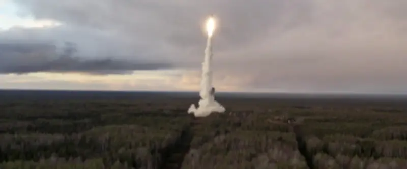 Guerre Ukraine : Russie développe missile air-air le plus rapide du monde