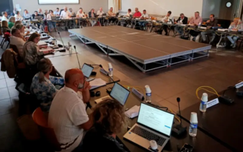 Gujan-Mestras : Délégations, rémunérations et impôts au cœur des débats municipaux