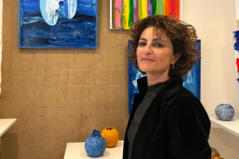 Guyla expose à Saint-Raphaël : une peinture de lumière et de présences humaines