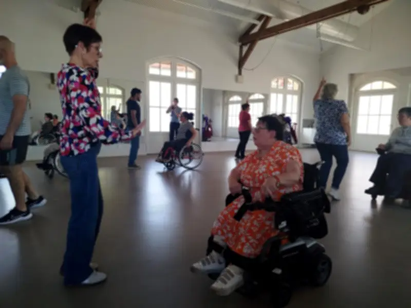 Hand to Hand : 20 ans de danse inclusive handi-valide à Bordeaux