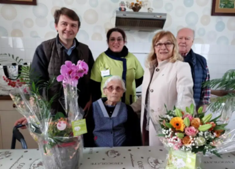 Henriette Ménard fête ses 100 ans à Blanzac grâce au soutien familial et à l'ADMR