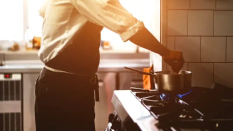 Herbiers : explosion de gazinière, un père de famille brûlé aux mains