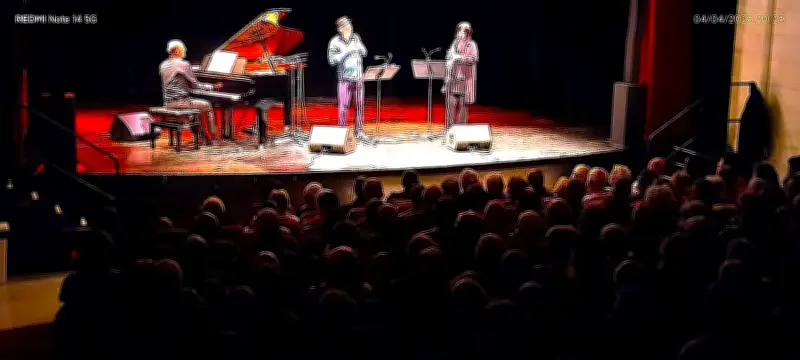Hommage à Charles Trenet : un concert complet au Bois fleuri avec Chassy, Minvielle et Laurent