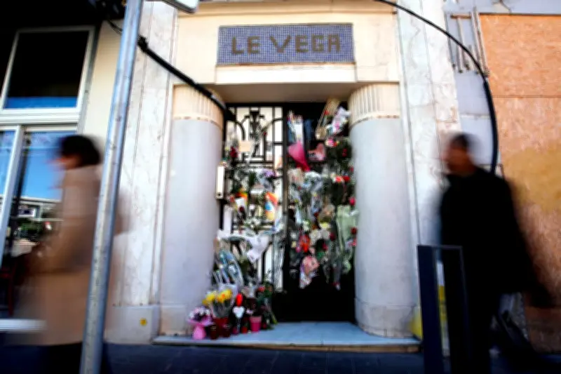 Hommages à Loana : « Que ton repos soit doux ma queen » devant son immeuble à Nice