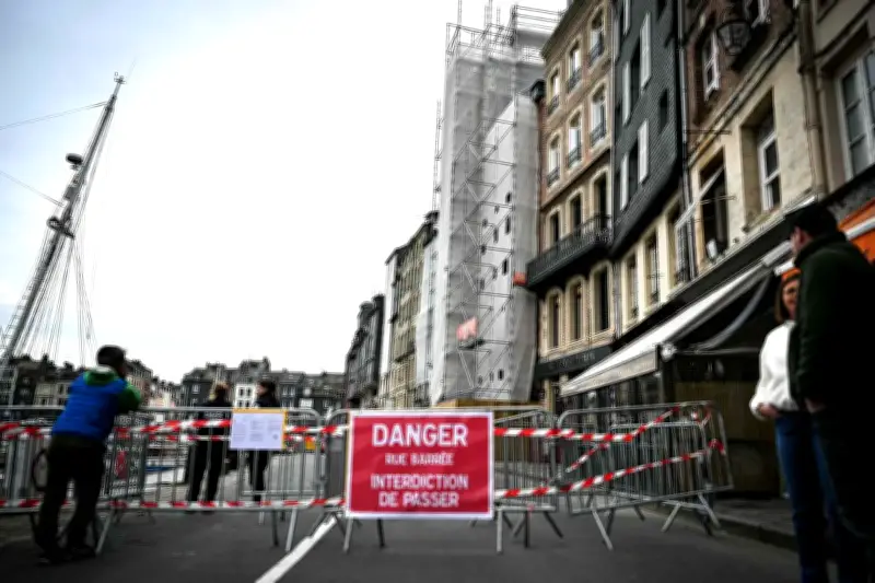 Honfleur face à un risque d'effondrement : la saison touristique en péril