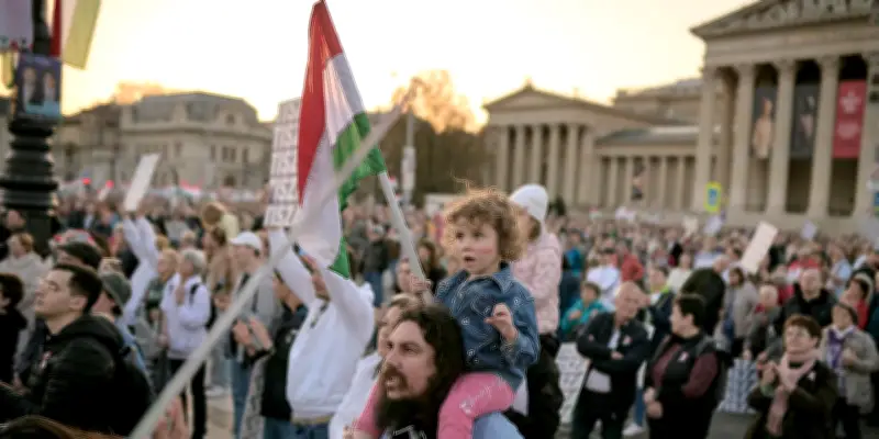 Hongrie : À la veille des législatives, une ambiance de fin de règne plane sur le pays d'Orbán