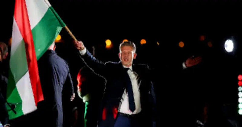 Hongrie : la victoire écrasante de Tisza met fin à seize ans de pouvoir d'Orban