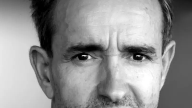 Hugues Labiano, maître du noir, exposé à Sérignan