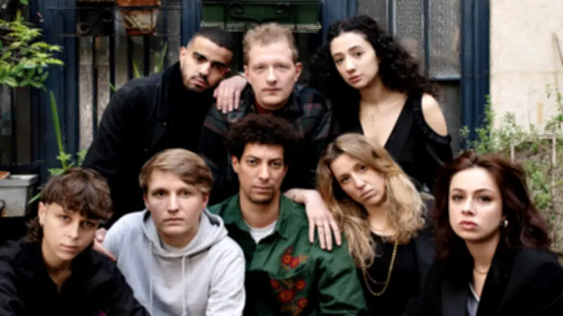 Huit humoristes émergents illuminent le Théâtre de Mende avec un premier comedy club