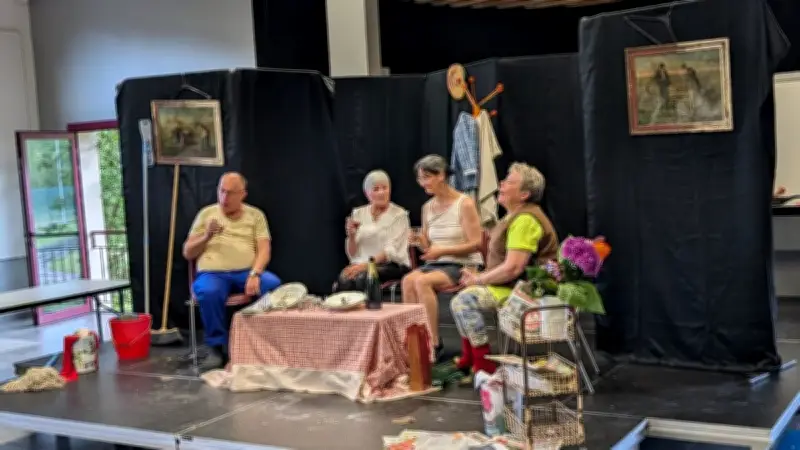 Humour et réflexion au théâtre avec la compagnie AOC