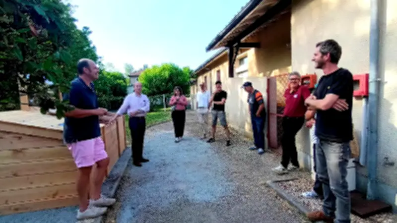 Inauguration d'un composteur collectif pour réduire les déchets