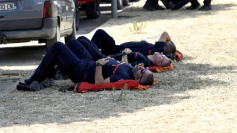 Incendie dans l'Aude : le combat long et difficile des pompiers face au feu fixé