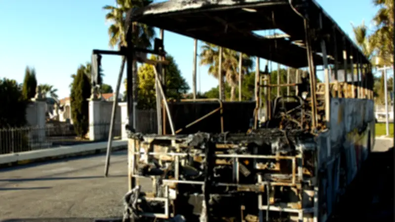 Incendie d'un bus près de Montpellier : un pneu éclate et embrase le véhicule