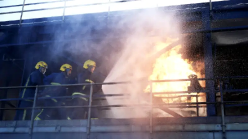 Incendie dévastateur au lycée des Chartreux à Lyon : 150 élèves évacués, dégâts colossaux