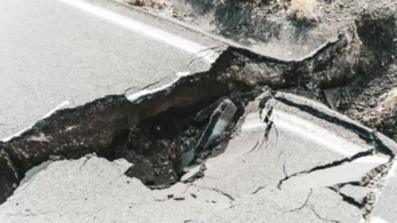 Indonésie : séisme de magnitude 4,9 fait 20 blessés et endommage 100 maisons