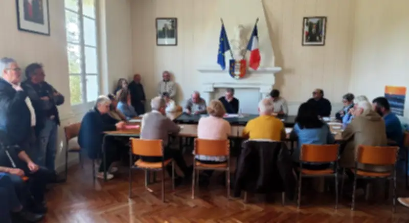 Installation du nouveau conseil municipal marquée par la colère de l'ancien maire