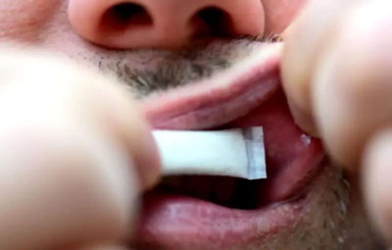 Interdiction des pouches de nicotine en France : une mesure saluée par les anti-tabac