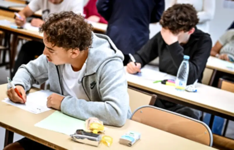 Interpolations : l'art de modifier subtilement une citation avec élégance