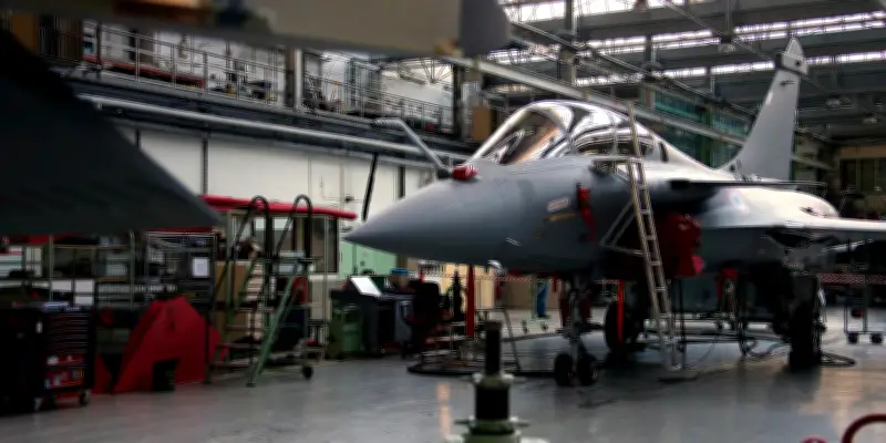 Investir dans la défense : des citoyens témoignent de leur choix géopolitique