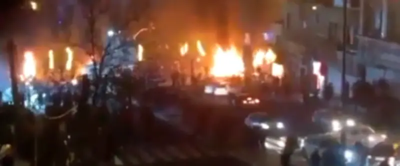 Iran : 45 morts dans les manifestations, Internet coupé, le régime vacille