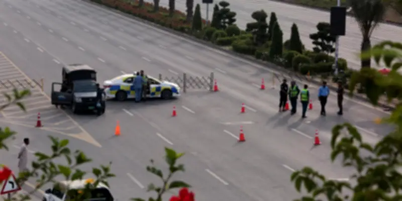 Iran : chef diplomatie au Pakistan pour pourparlers