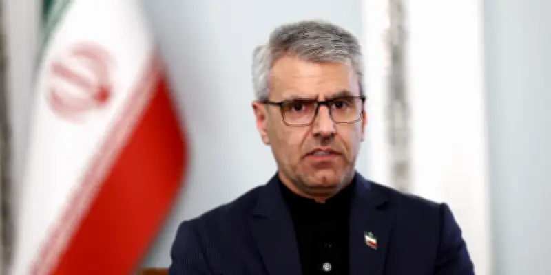 Iran : démenti sur le transfert d'uranium enrichi, Trump contredit