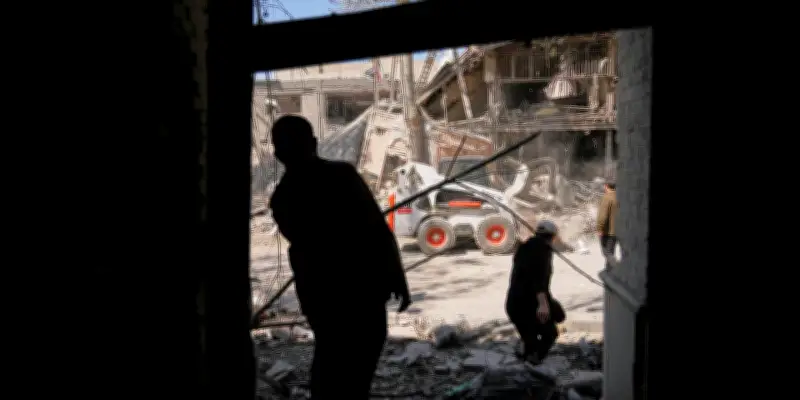 Iran à Macron : un cessez-le-feu au Liban est essentiel après les frappes israéliennes