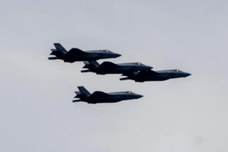 Iran : un avion de chasse américain abattu selon Téhéran, recherches pour le pilote