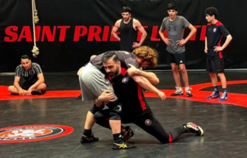 Iran : un champion de lutte lyonnais raconte son quotidien sous les bombes