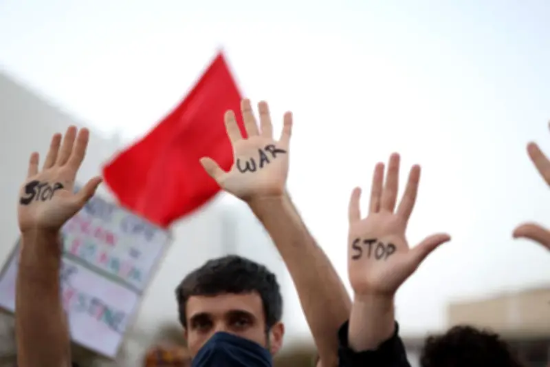 Israël : plus de mille manifestants à Tel-Aviv exigent la fin des guerres multiples