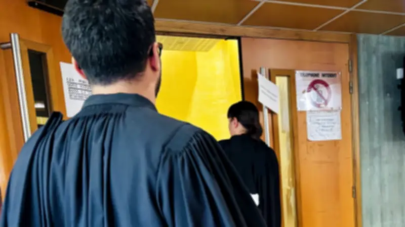 Ivre, il étrangle sa mère pour récupérer son arc et sa machette à Beaucaire
