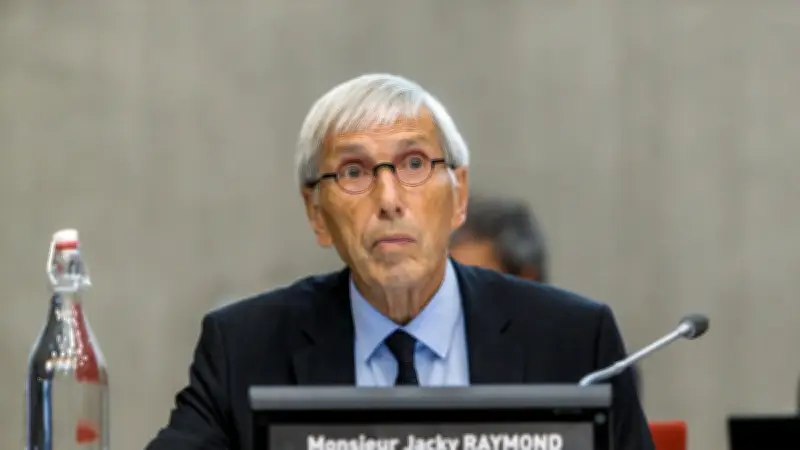 Jacky Raymond dédicace son Abécédaire d’un enfant de la République