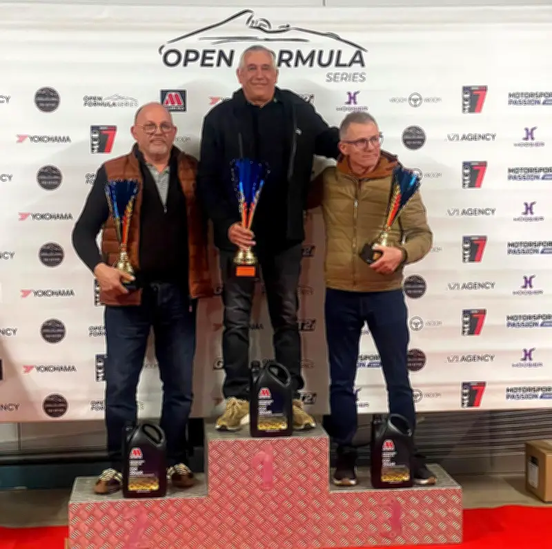 Jean-Jacques Cantounat reçoit son trophée Kent Héritage 1600 après une saison 2025 exemplaire