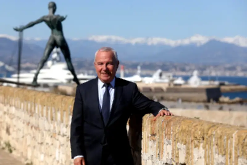 Jean Leonetti, maire d'Antibes depuis 1995, aborde son sixième mandat et les défis politiques